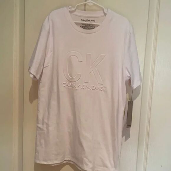 New with tags M  - Picture 1 of 4